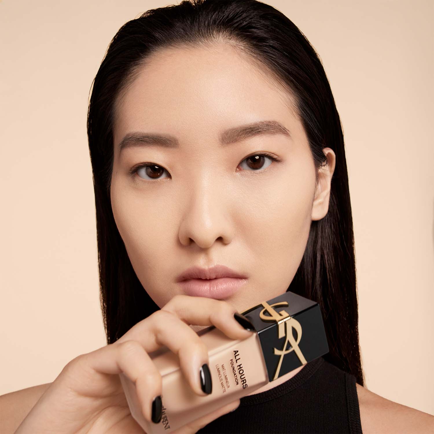 ALL HOURS FOUNDATION (BASE DE MAQUILLAJE MATE LUMINOSO)